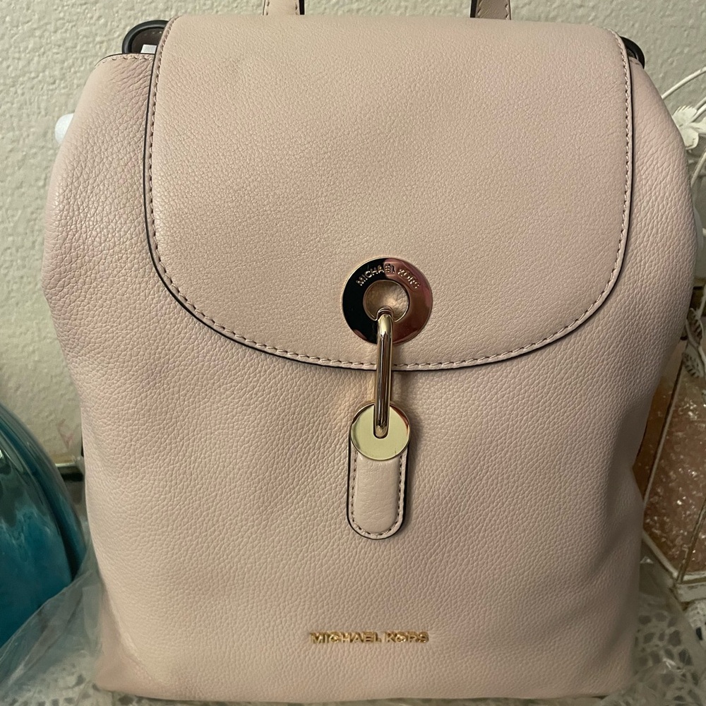 Michael Kors Blush Pink Leather Backpack NWOT - Picture 4 of 16